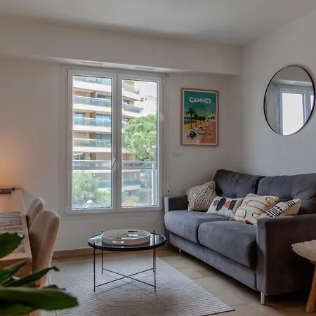 Lumineux A 2 Mn A Pied De La Lägenhet Cannes